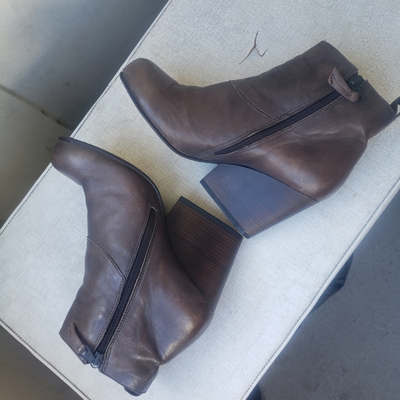 Miz Mooz Keegan wedge taupe leather booties size 10 - Picture 8 of 13